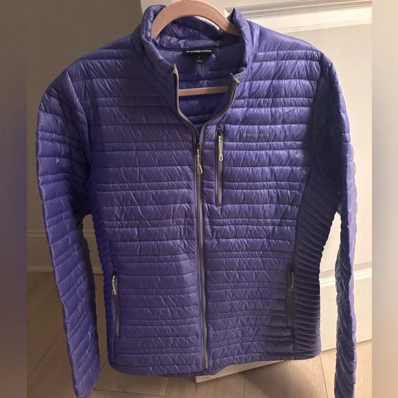 Patagonia Women's Puffer Jacket Size L - Picture 5 of 9